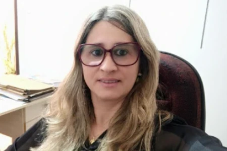 Advogada Márcia Cristina Cândido Fadel em Palmital/SP